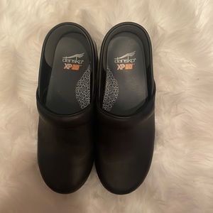 Gorgeous black XP 20 Dansko‘s size 36